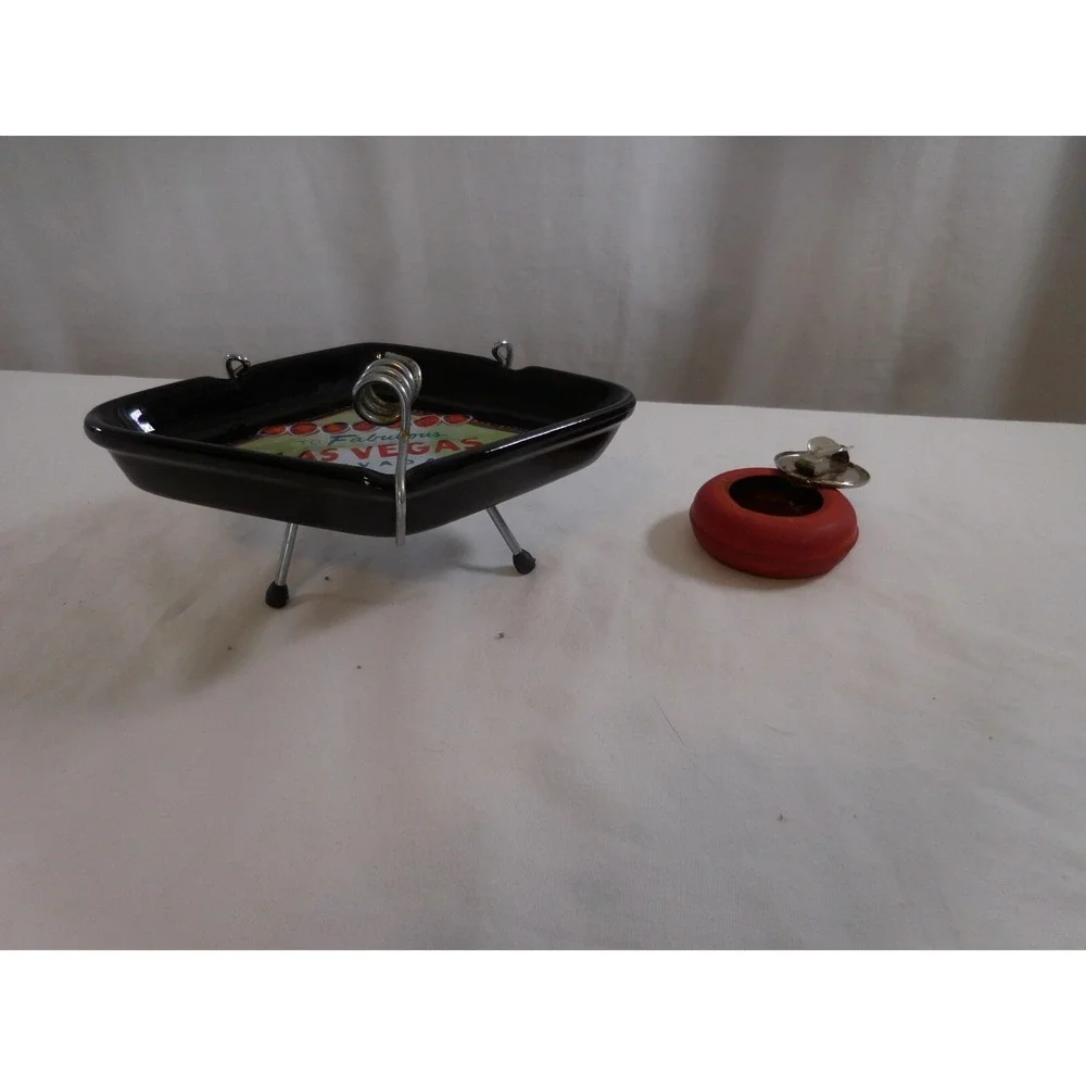 Vintage Ashtray Black Diamond Welcome to Fabulous Las Vegas + Round metal Ashtra